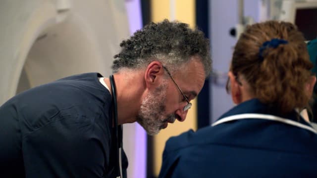 S01:E02 - A Difficult Decision