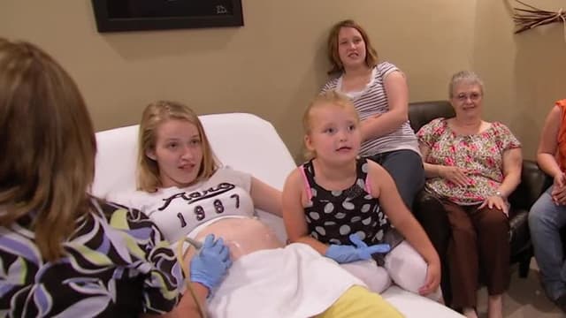 S01:E02 - Gonna Be a Glitz Pig