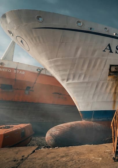 S02:E05 - Exploring Retired Cruise Ship MS Astor poster