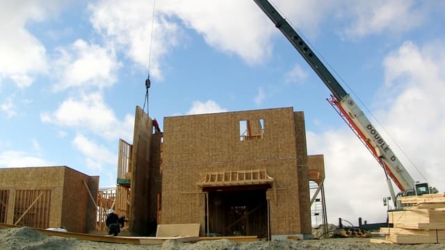 S01:E07 - Under Construction