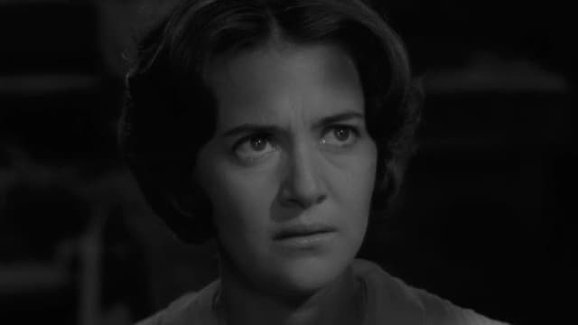 S03:E07 - The Passersby