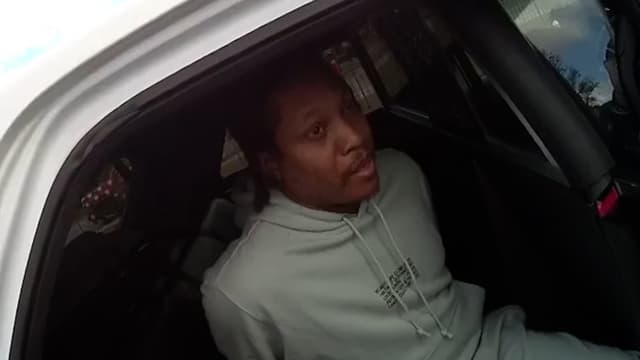 S01:E09 - Disney World Arrests