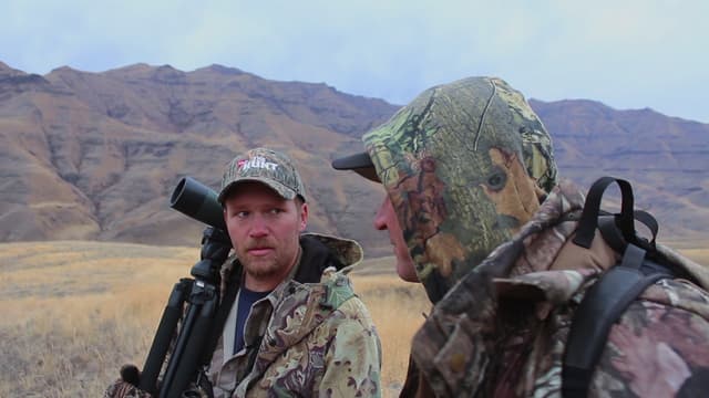 S03:E08 - Mule Deer & Cinnamon Bears