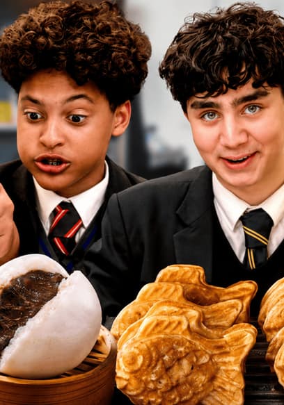 S01:E11 - British High Schoolers Try Korean Winter Snacks for the First Time! poster