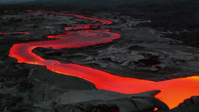 S01:E03 - Volcanoes