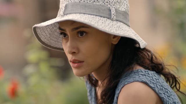 S01:E01 - Secretos en La Oscuridad