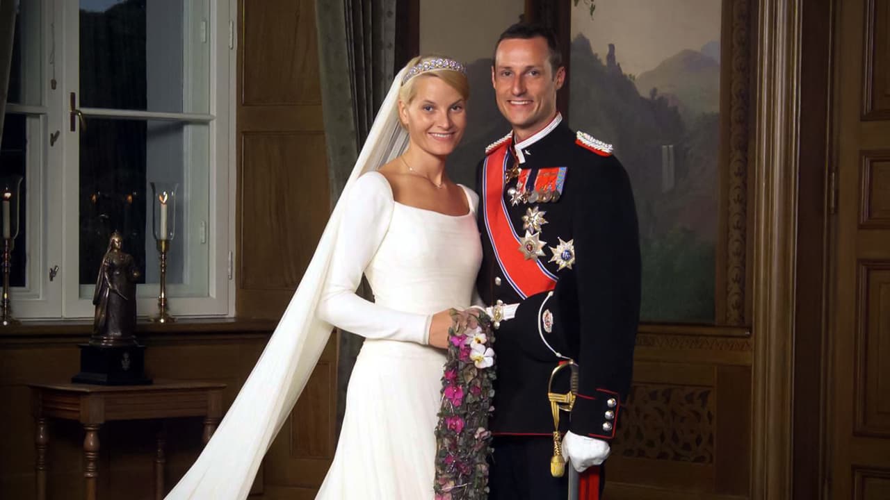 Watch Suddenly Royal
