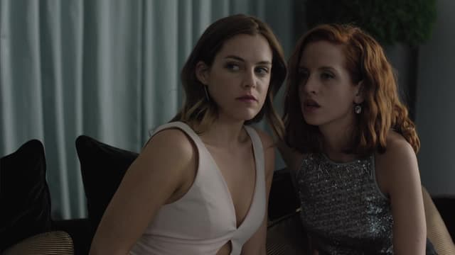 S01:E10 - Available