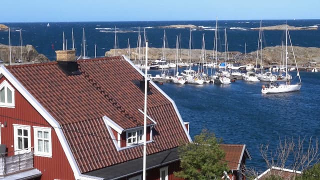 S01:E04 - Scandinavia and Scotland