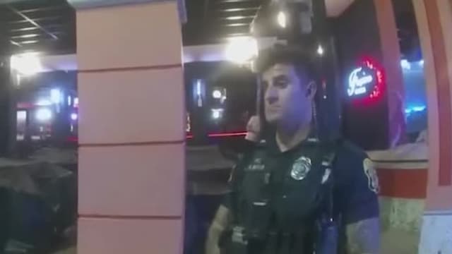 S01:E08 - Drunk at the Airport