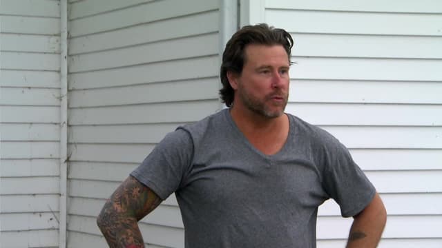 S01:E02 - Deck and Outdoor Shower