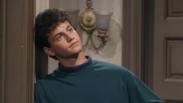 S05:E02 - Mike and Julie's Wedding