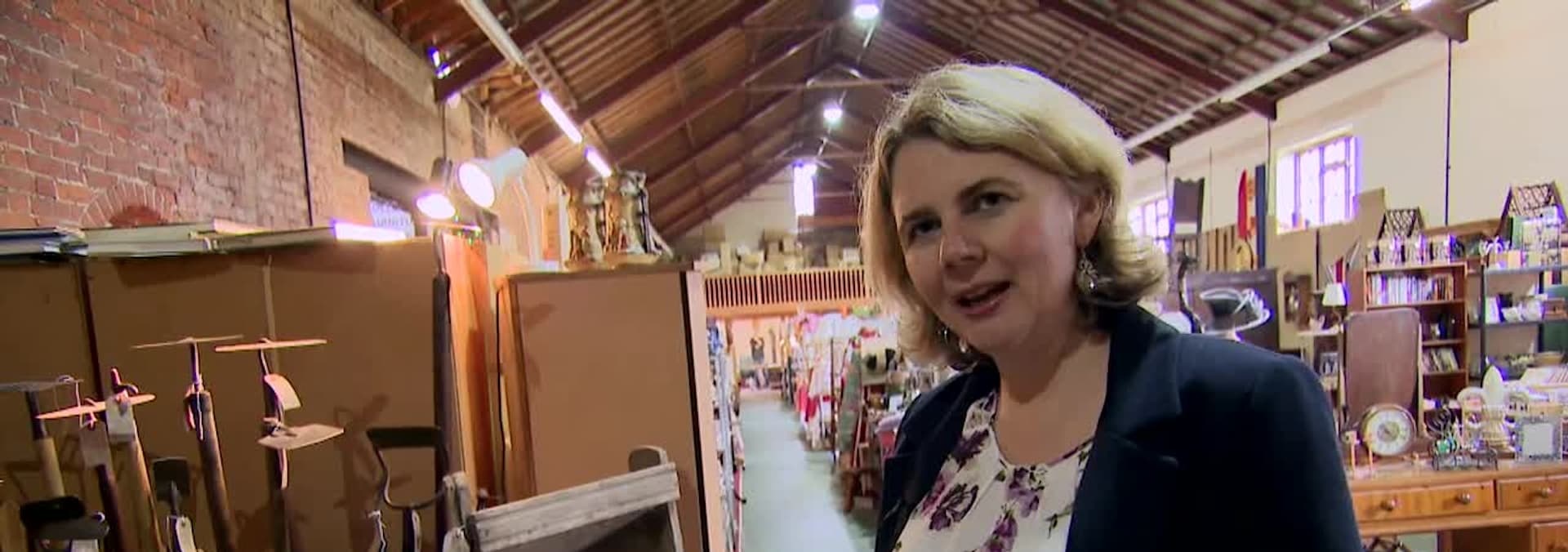 watch-antiques-road-trip-s17-e13-paul-laidlaw-and-catherine-southon
