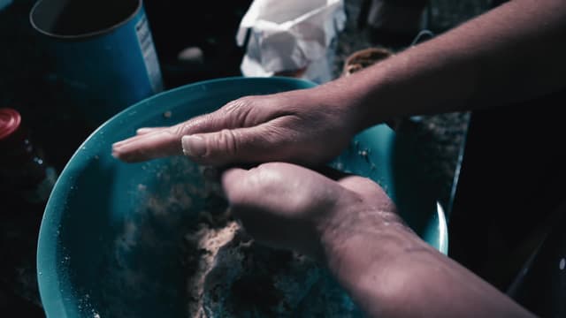 S01:E03 - Love on Fire