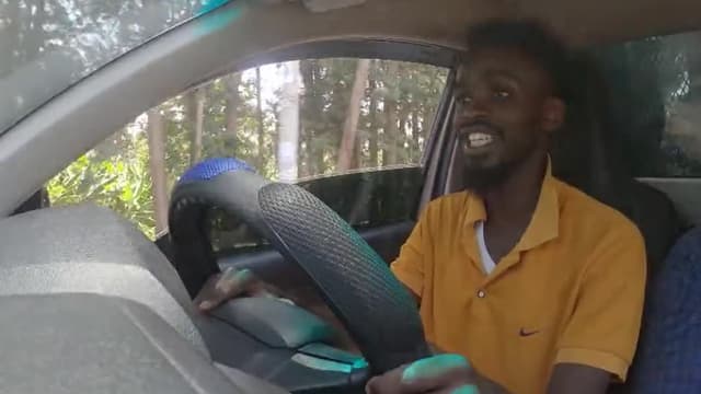 S01:E01 - Kenya's Flying Trucks