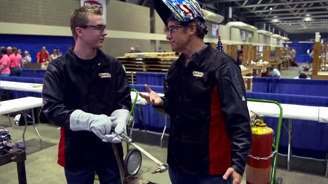 S01:E17 - Skills USA