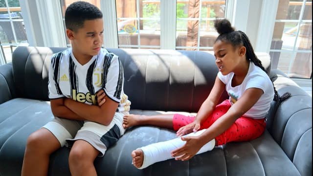 S01:E01 - Cali Broke Her Leg, Big Brother Got Jealous