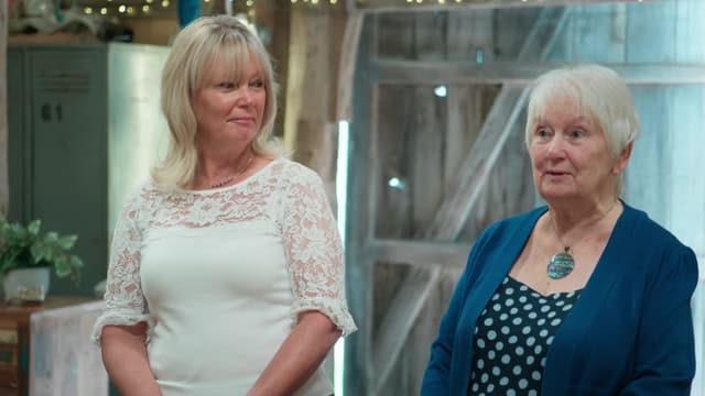 S08:E19 - Parlour Guitar, Pinball Machine, Bill's Chest