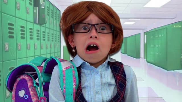 S01:E07 - Alice and Her Best Friend Stacy: Story About School Bullying