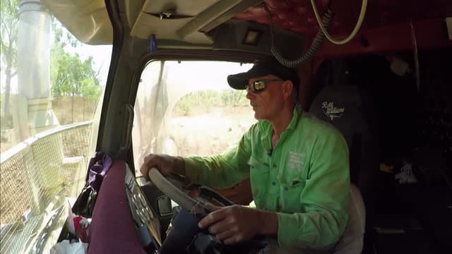 S07:E02 - Desert Marathon