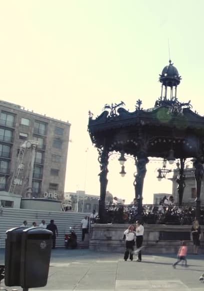 S01:E13 - Guadalajara - Shake It Up! the Birthplace of Mexico's Mariachi and Tequila poster