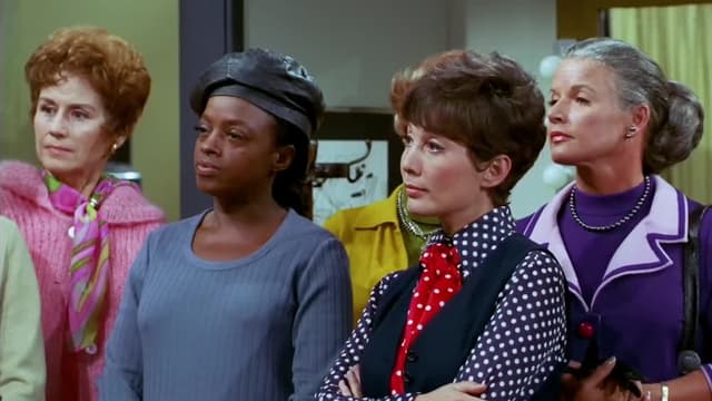 S01:E15 - Women of the World, Unite