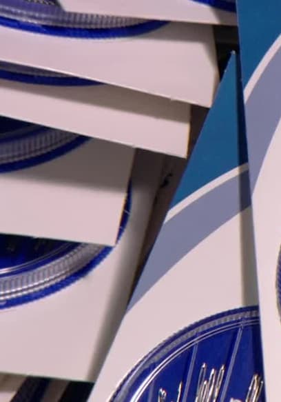 S09:E04 - Moldings and Clothespins poster