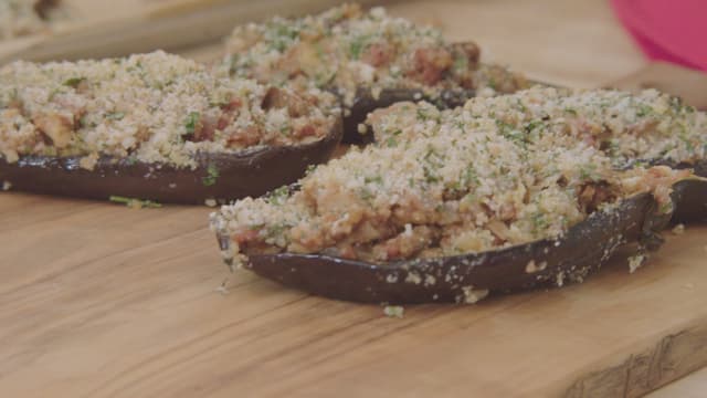 S01:E01 - Vegetarian Stuffed Eggplant