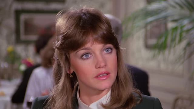 S02:E11 - The Car Explosion