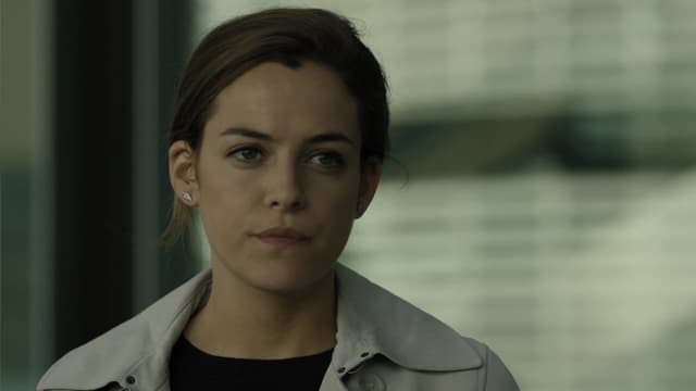 S01:E12 - Home