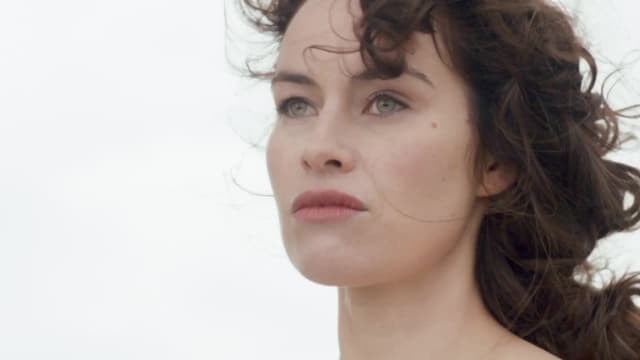 S01:E03 - Commodities