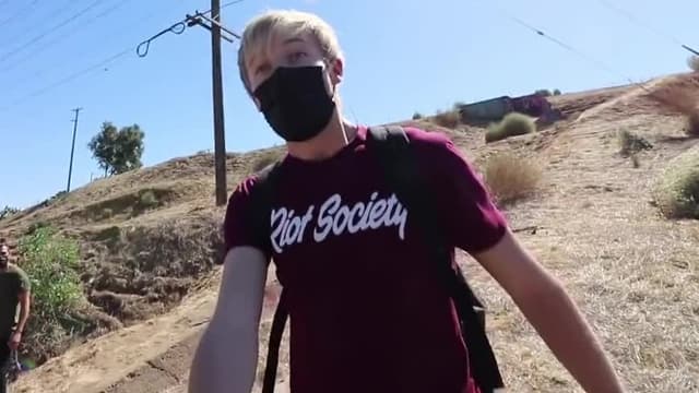 S06:E13 - Exploring an Abandoned Amusement Park