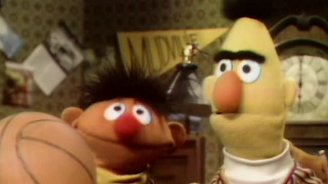 S09:E93 - James Earl Jones Visits Hooper’s Store