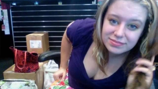 S02:E10 - The (Almost) Perfect Crime