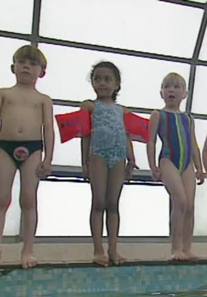 S02:E31 - Swim With Stephanie poster