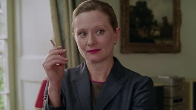 S02:E09 - Up the Garden Path