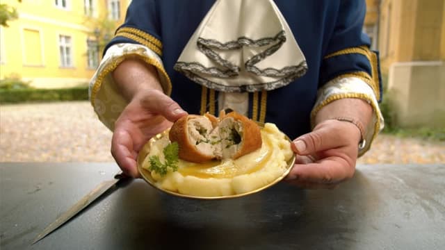 S01:E01 - Catalina La Grande