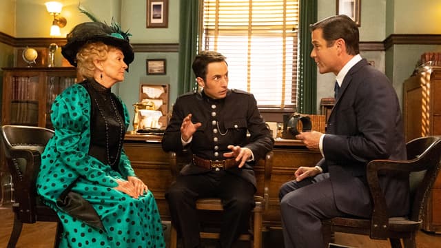 S15:E05 - Love or Money