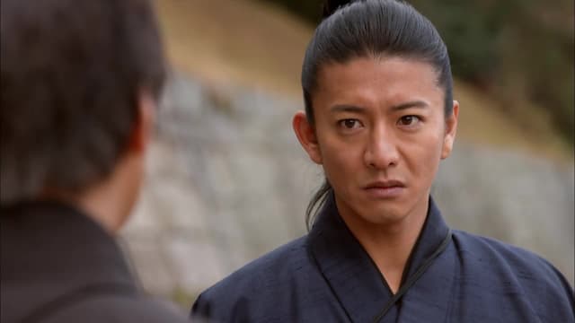 S01:E01 - The Rise of a Warrior