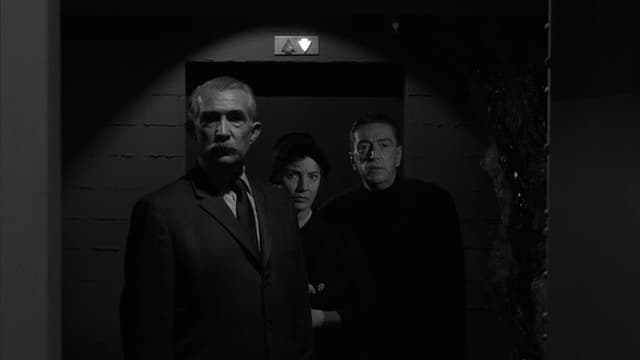 S03:E17 - One More Pallbearer