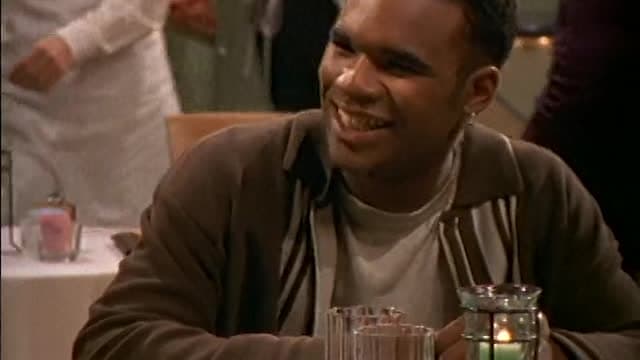 S02:E06 - Labels