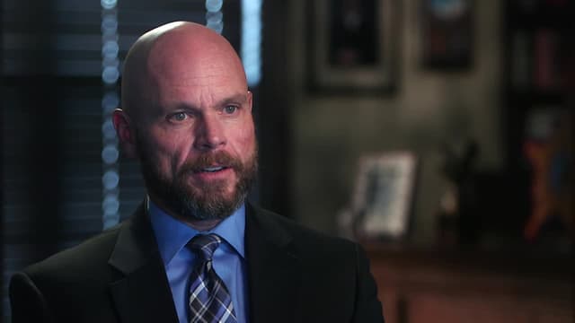 S01:E03 - Cheerleader on Trial