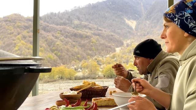 S01:E09 - Best Borscht Ever