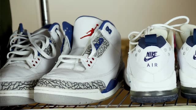 S01:E04 - The Sneaker Cleaners