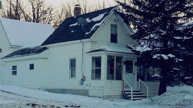 S01:E01 - Kent Burris and the Lamb House