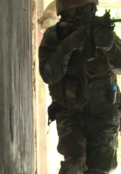 S01:E07 - S.W.A.T poster