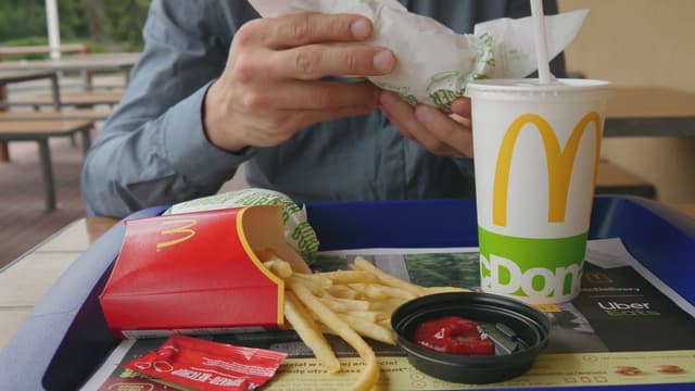 S05:E12 - Burger Empire: The Ray Kroc Story