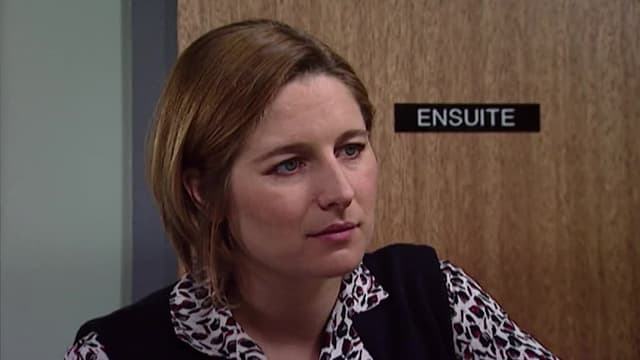 S04:E43 - Falling Down