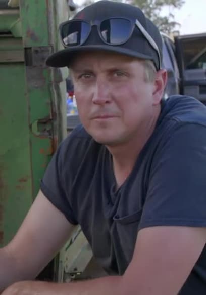 S07:E09 - Backward Farm Truck Rescue poster