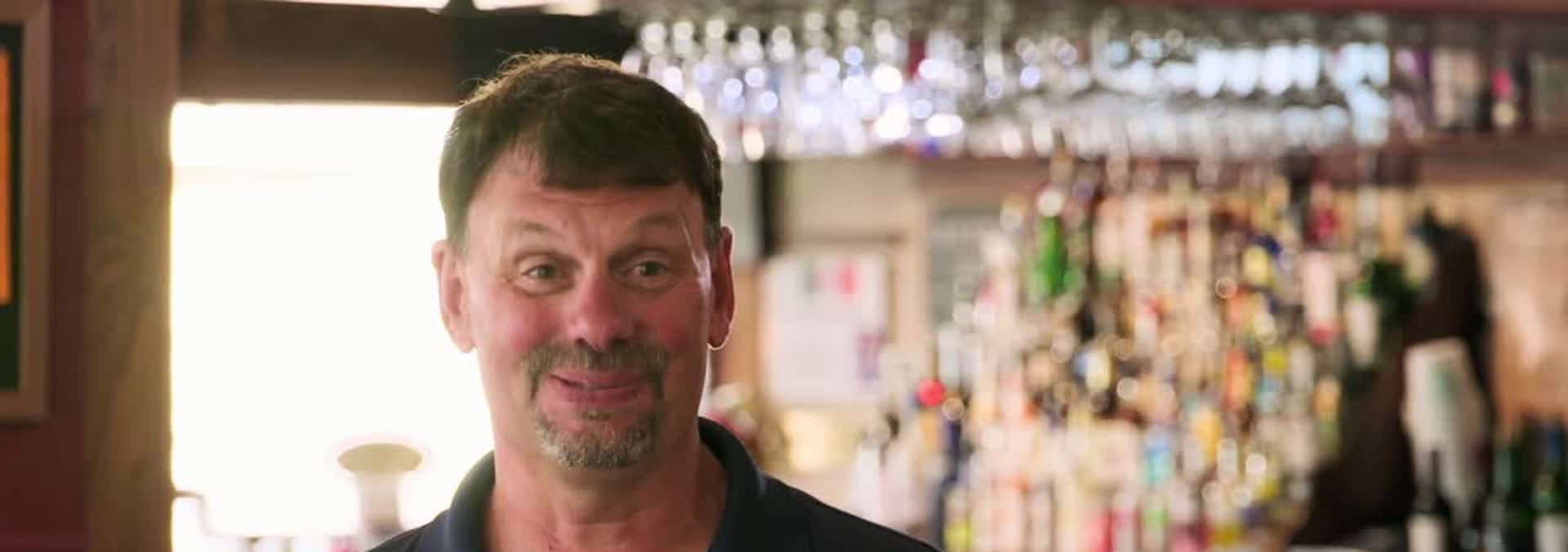 Watch Kitchen Commando S01:E06 - Jimmy's Old Town Tavern - Free TV ...